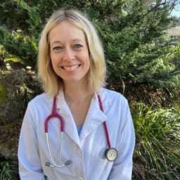 Dr. Claudia Derevlean